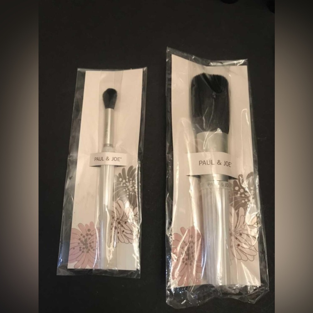 Assorted Cosmetics & Brushes - Picture 4 of 5